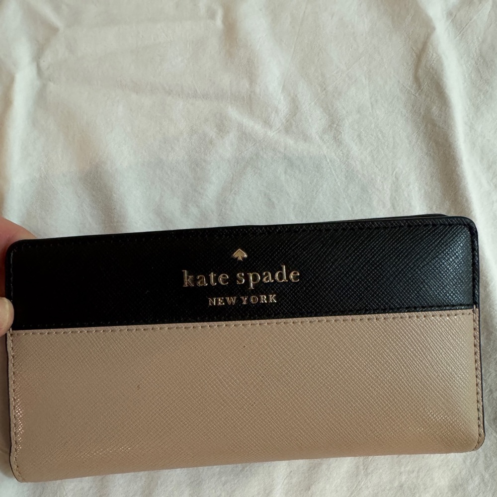 Kate Spade Black and Cream Wallet
